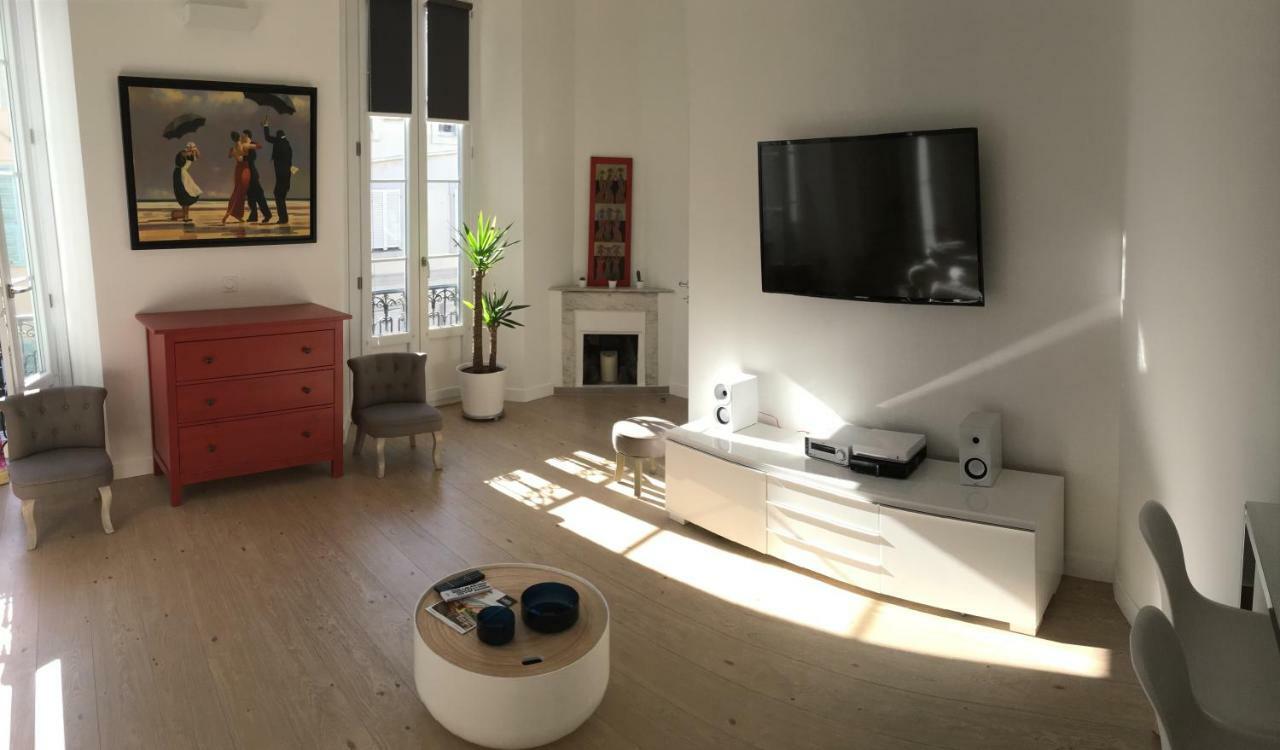 Apartment On Place Massena นีซ ภายนอก รูปภาพ